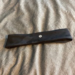 Lululemon fly away tamer headband